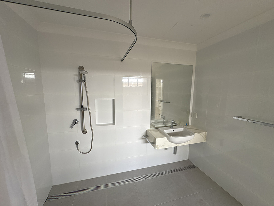 Gladstone bathroom HH